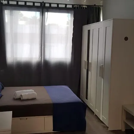 Muy Cercano A Playas Y Pueblo